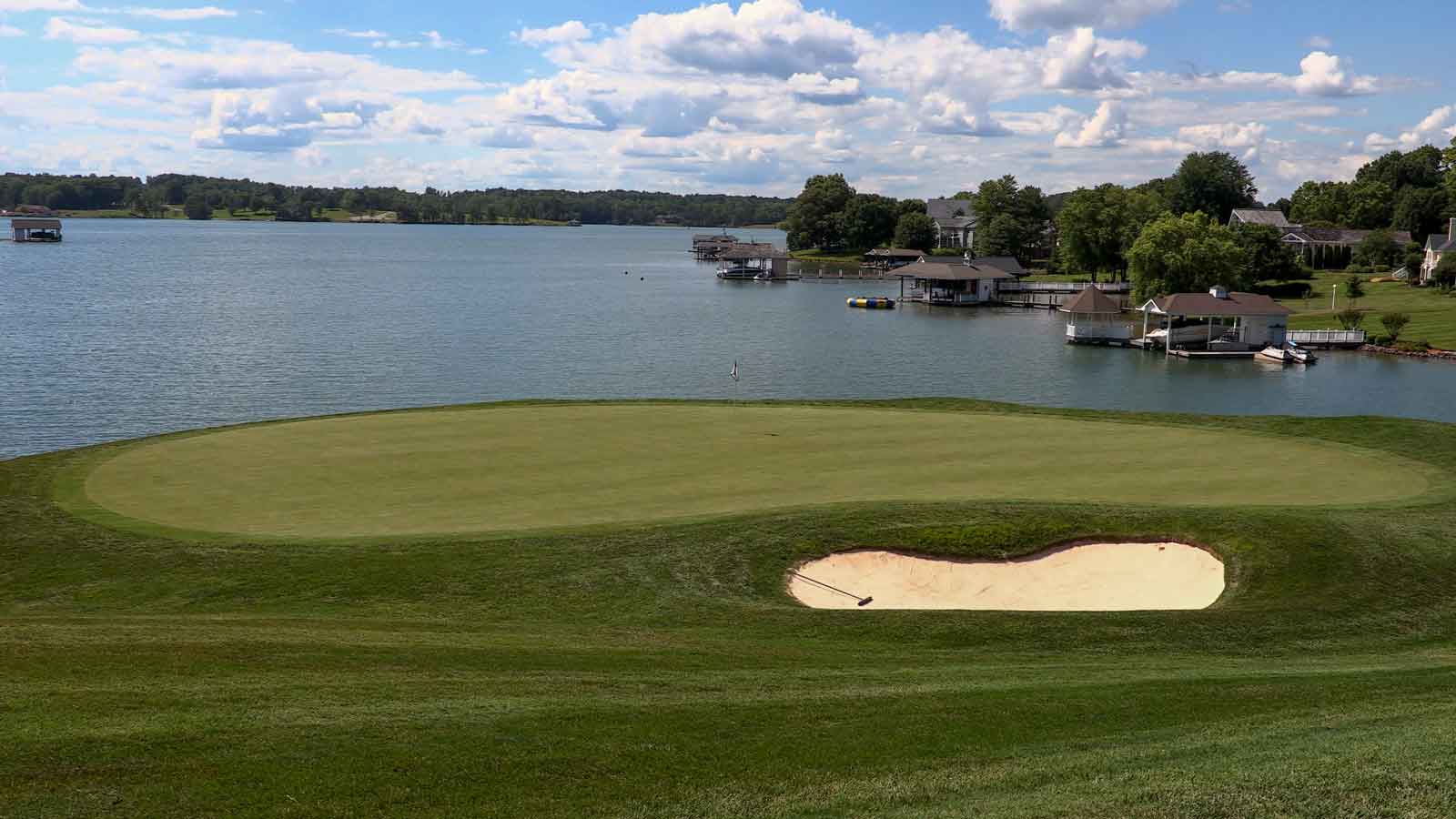 The Water’s Edge Country Club [Review]